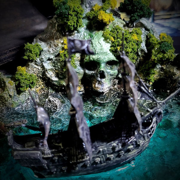 black pearl ship figure, Pirates of the Caribbean resin lamp