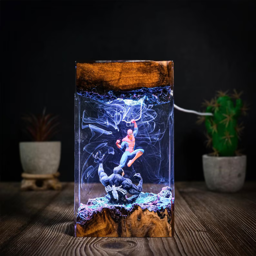 Spider Man vs Venom LED Resin Lamp - Marvel Wood & Epoxy Battle Diorama Light
