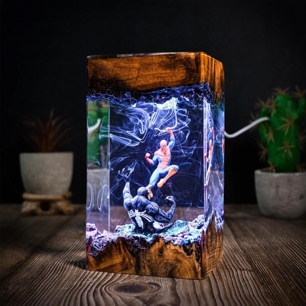 Spider Man vs Venom LED Resin Lamp - Marvel Wood & Epoxy Battle Diorama Light