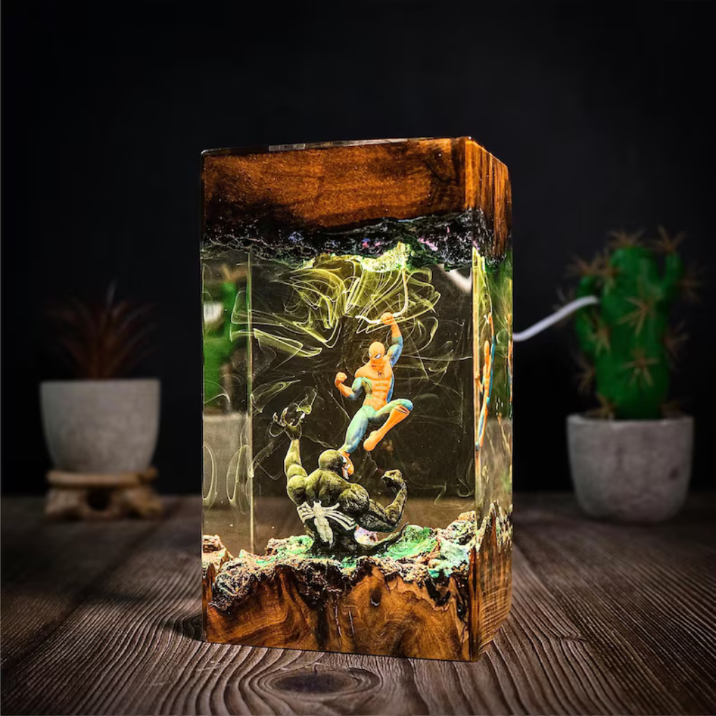 Spider Man vs Venom LED Resin Lamp - Marvel Wood & Epoxy Battle Diorama Light