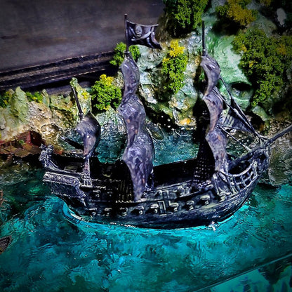 black pearl ship figure, Pirates of the Caribbean resin lamp